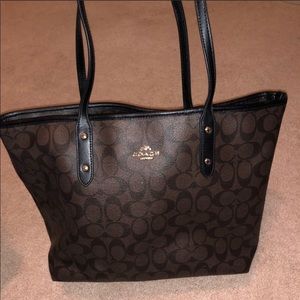Gently used coach shoulder purse